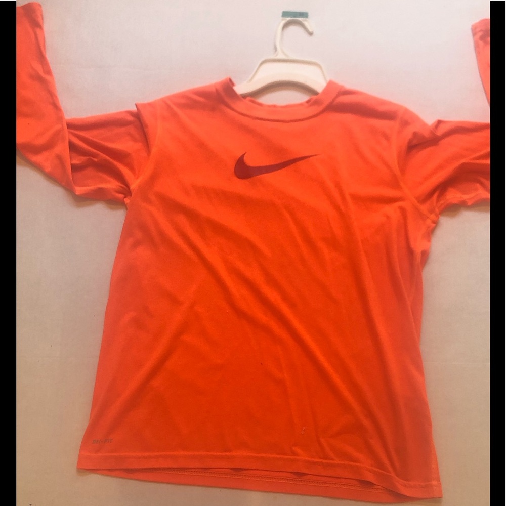 Nike long sleeve shirt kids